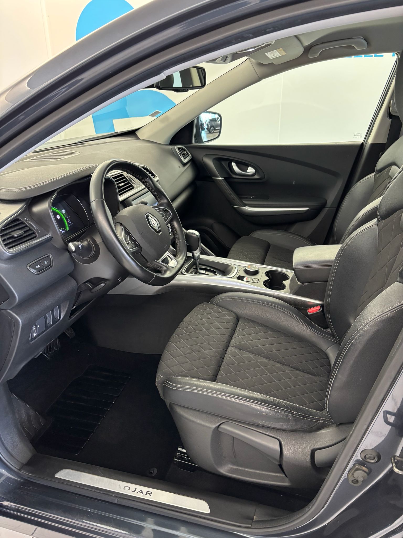 KADJAR 1.3 TCE 140 EDC INTENS