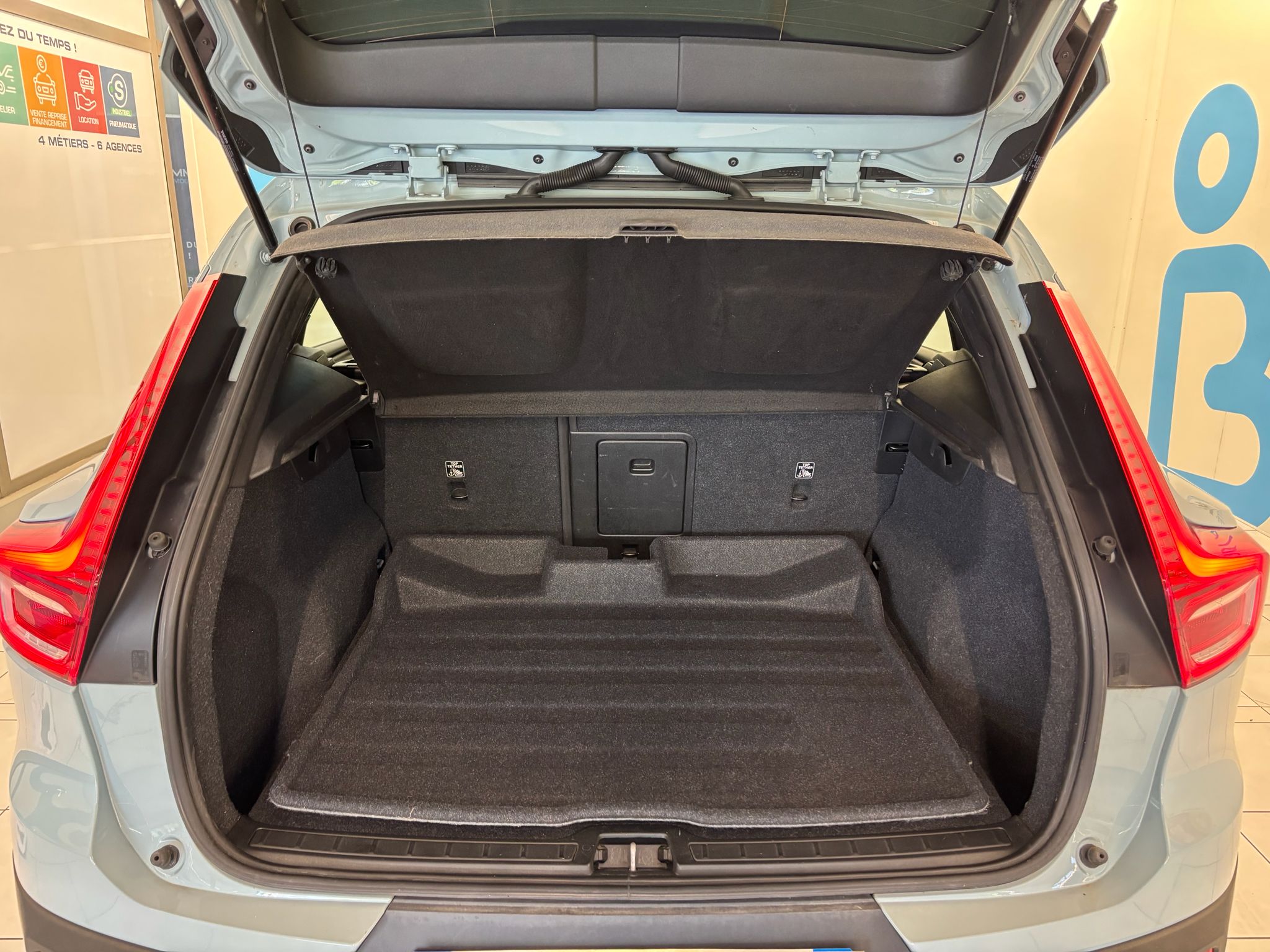 XC40 T3 156 MOMENTUM