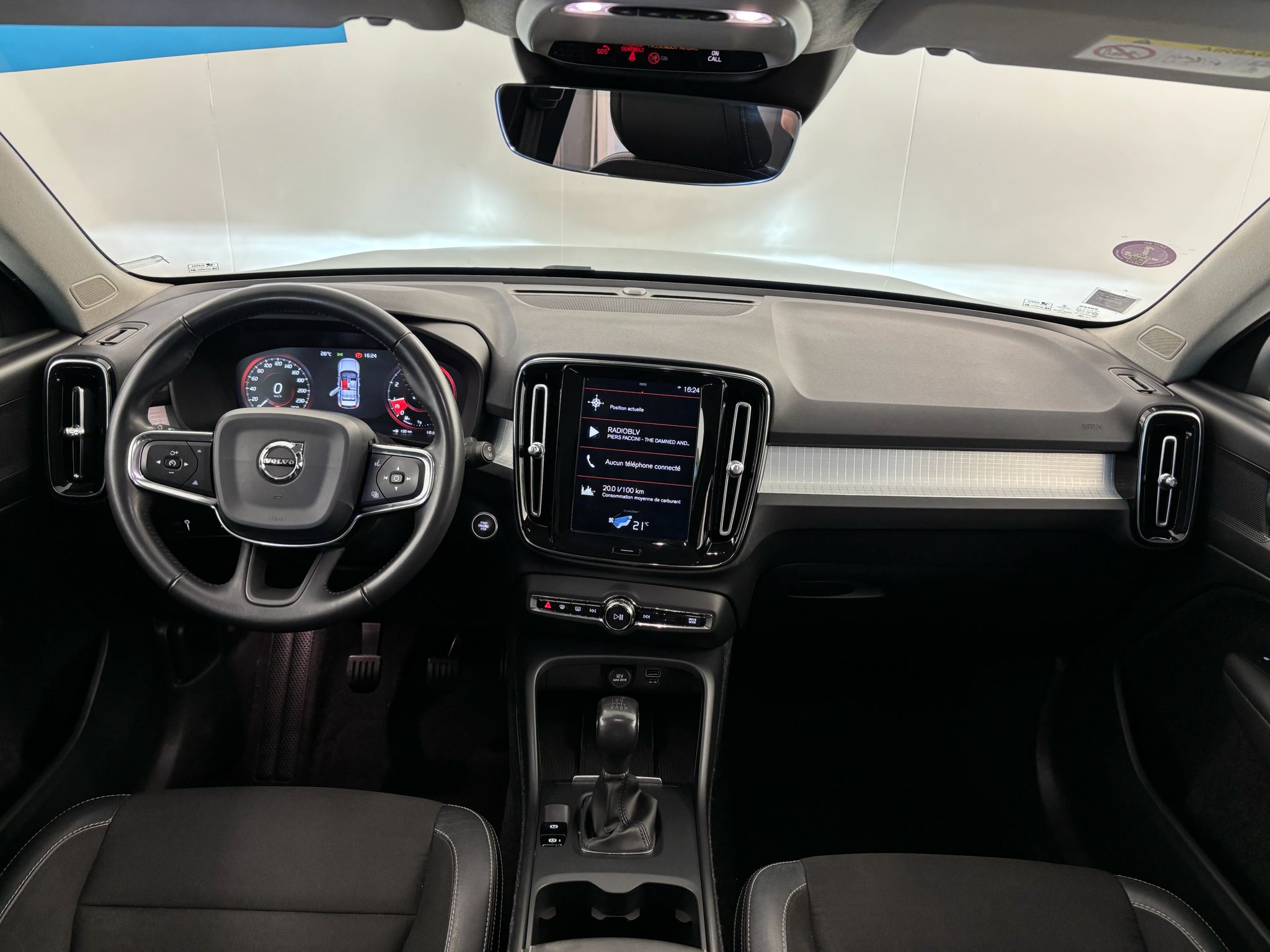 XC40 T3 156 MOMENTUM